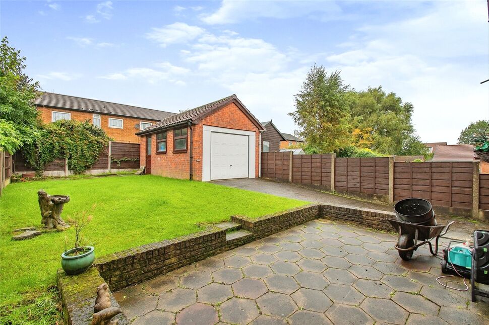 3 bedroom Detached House for sale, Stainton Road, Radcliffe, M26 £250,000