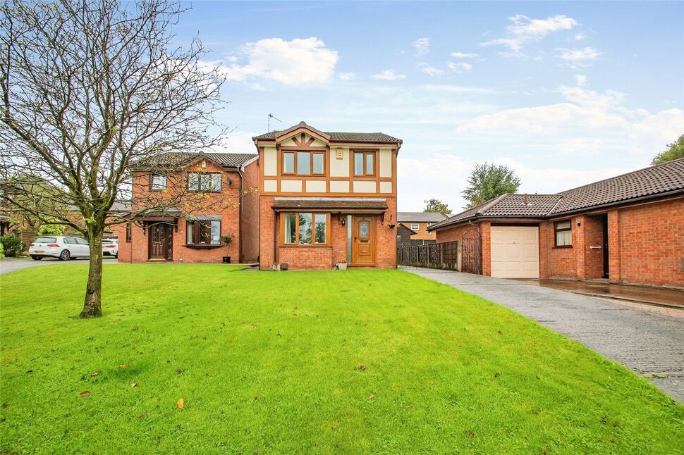 3 bedroom Detached House for sale, Stainton Road, Radcliffe, M26 £250,000