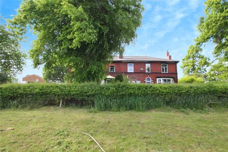 2 bedroom  House for sale