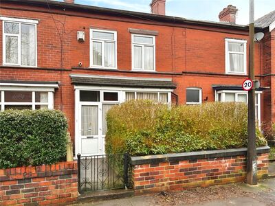 3 bedroom Mid Terrace House for sale