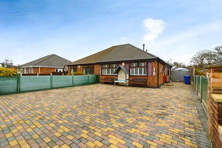 2 bedroom Semi Detached Bungalow for sale