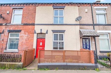 Eton Hill Road, 3 bedroom Mid Terrace House to rent, £750 pcm
