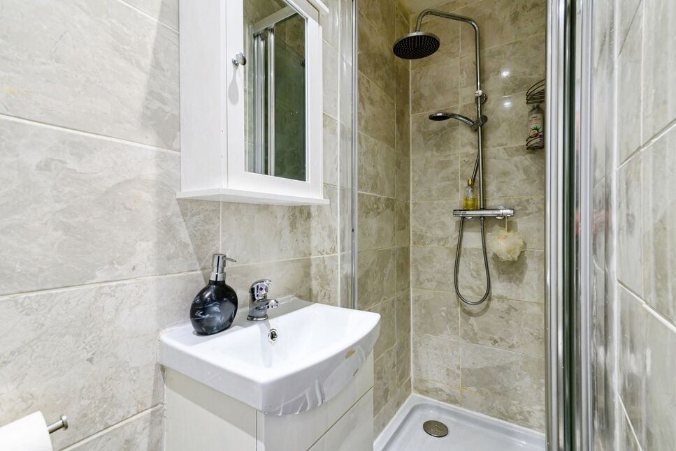 En-Suite Bathroom
