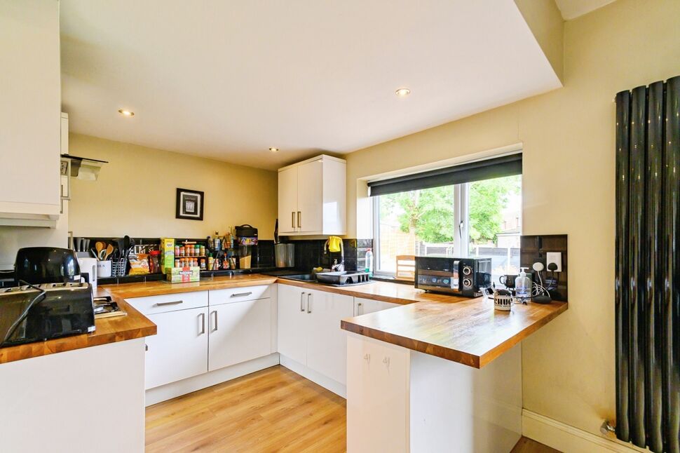 Kitchen Dining area
