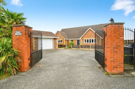 4 bedroom Detached Bungalow for sale