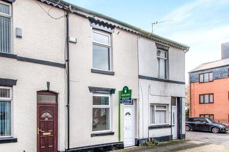 2 bedroom Mid Terrace House for sale