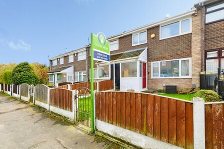 3 bedroom Mid Terrace House for sale