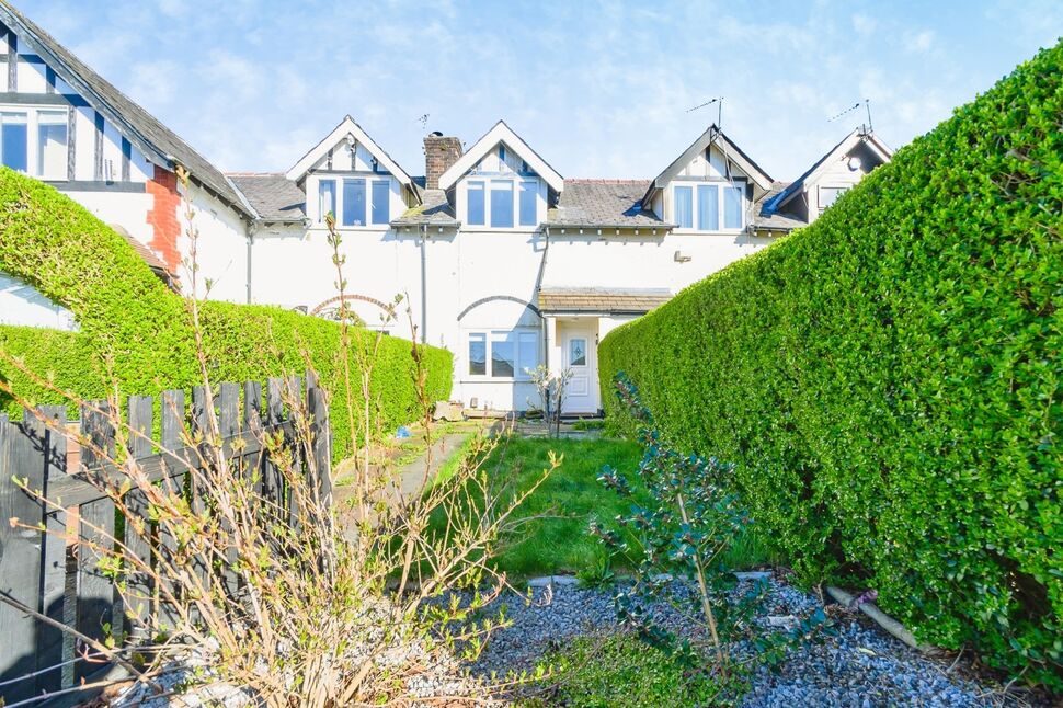 2 bedroom Mid Terrace House for sale