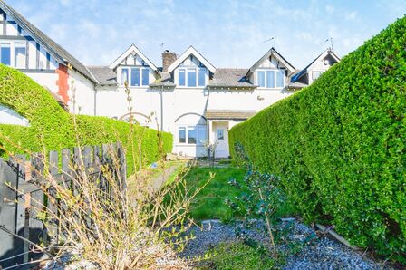 2 bedroom Mid Terrace House for sale