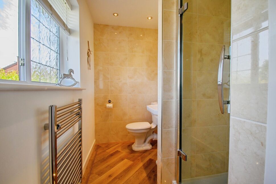 Master En-Suite