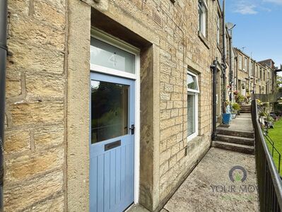 2 bedroom Mid Terrace House for sale