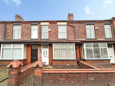 3 bedroom Mid Terrace House for sale