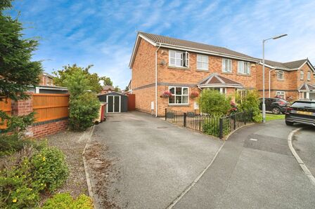 3 bedroom Semi Detached House to rent