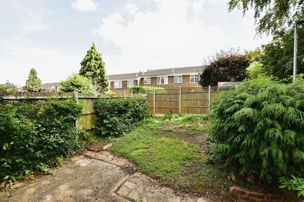 3 bedroom End Terrace House for sale, Wheatcroft Grove, Rainham, ME8