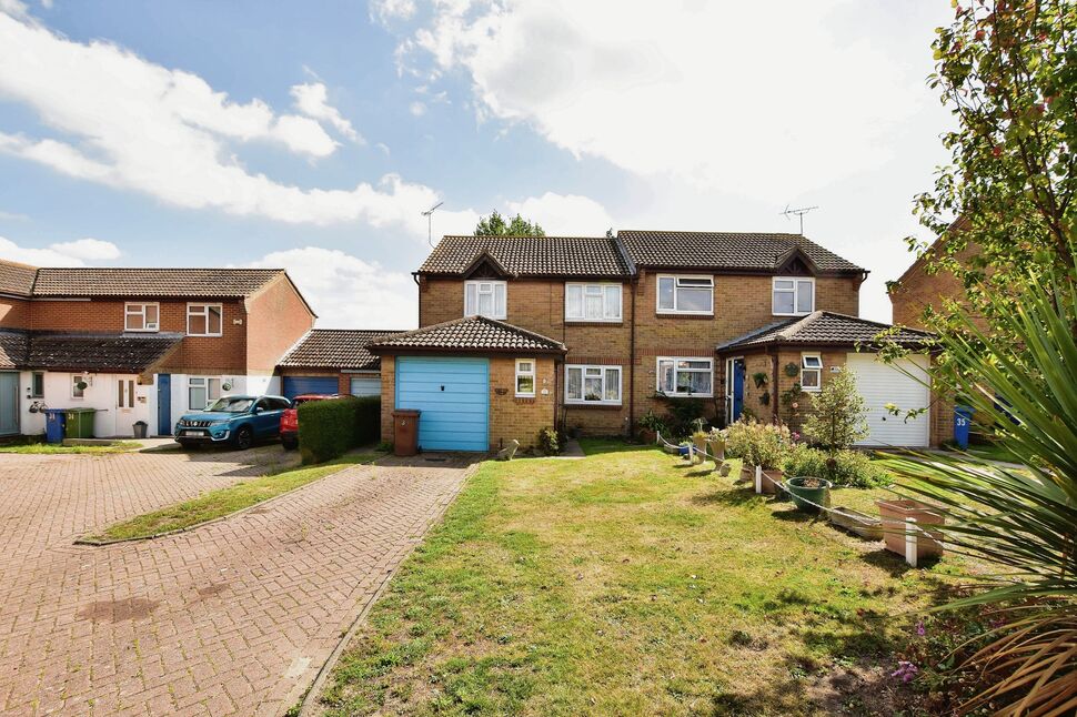 2 bedroom Mid Terrace House for sale, Station Road, Newington, ME9 £