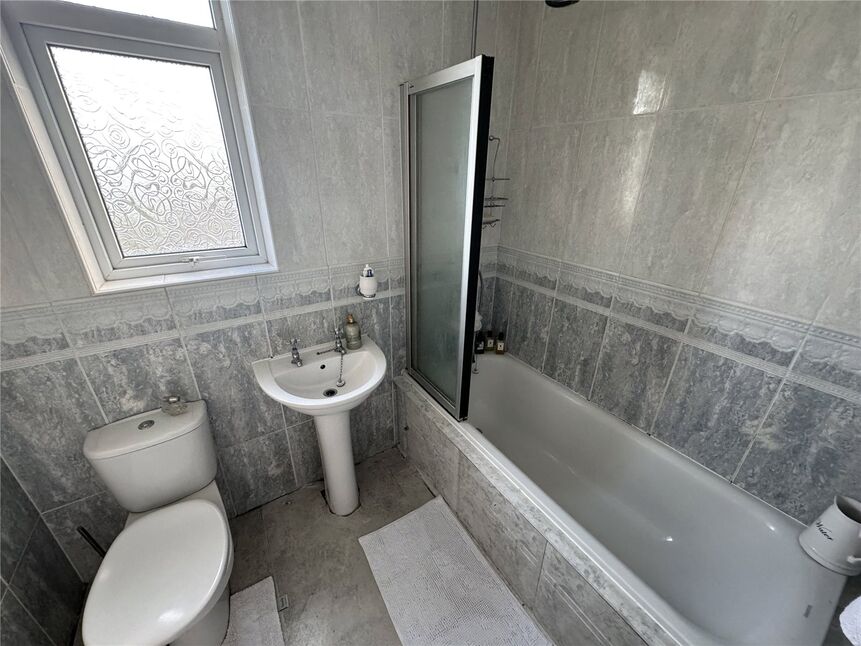 4 bedroom Semi Detached House for sale, Locarno Avenue, Gillingham, ME8