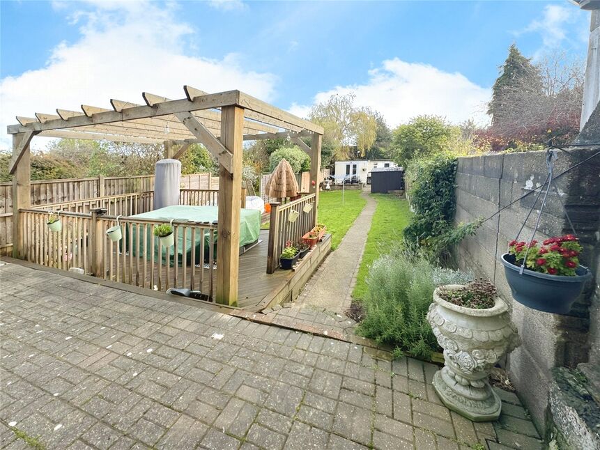 4 bedroom Semi Detached House for sale, Locarno Avenue, Gillingham, ME8