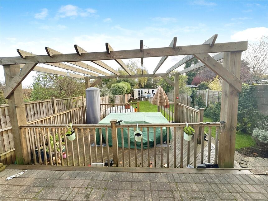 4 bedroom Semi Detached House for sale, Locarno Avenue, Gillingham, ME8