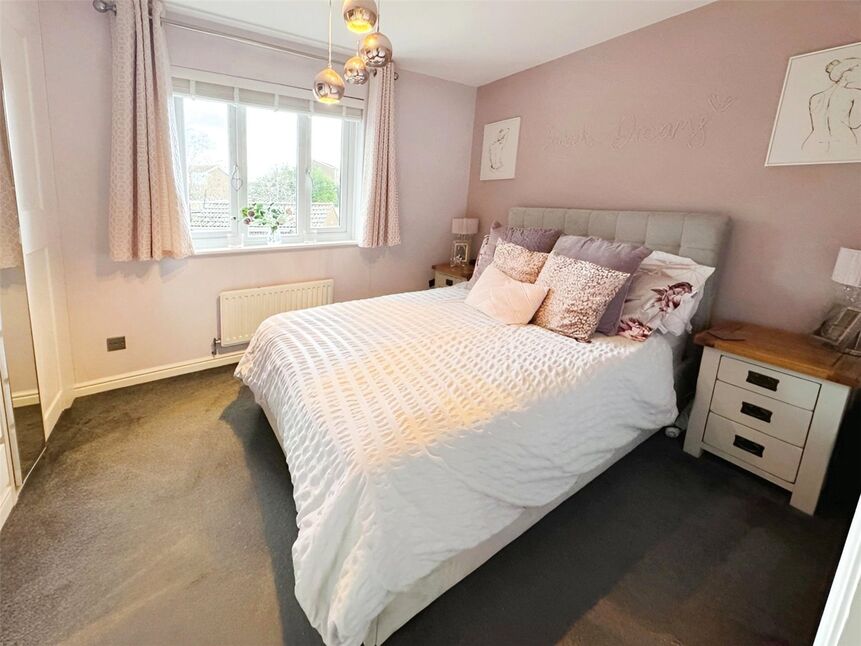 2 bedroom Mid Terrace House for sale, Shorefields, Rainham, ME8 £290,000