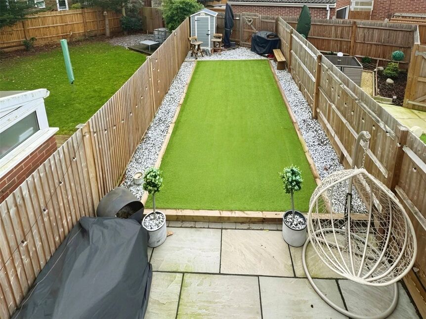 2 bedroom Mid Terrace House for sale, Shorefields, Rainham, ME8 £290,000