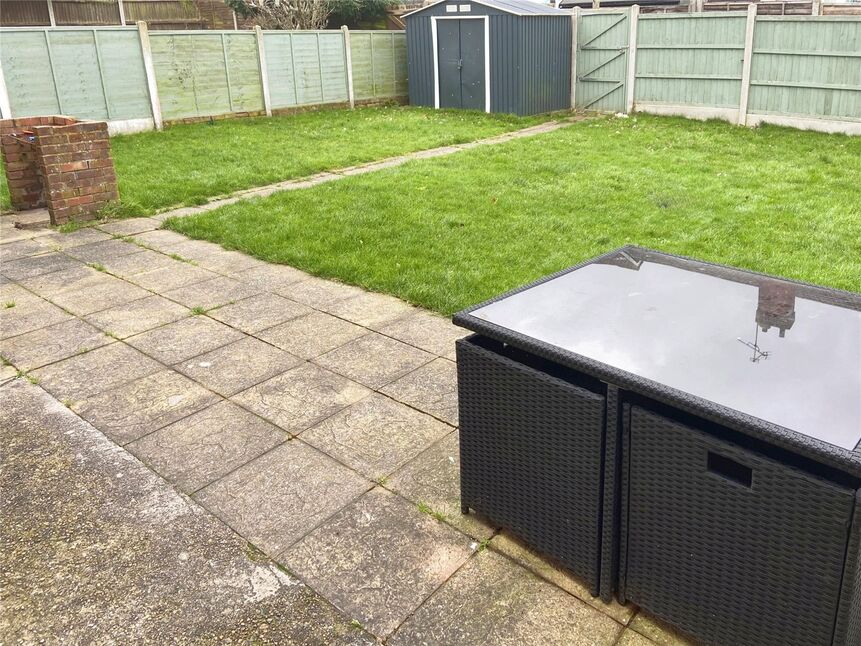 4 bedroom Link Detached House for sale, Long Catlis Road, Rainham, ME8