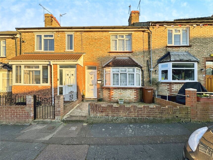 2 bedroom Mid Terrace House for sale, Roberts Road, Rainham, ME8 £265,000
