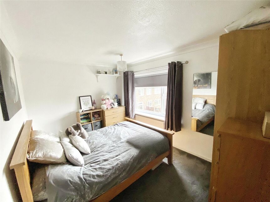 4 bedroom Semi Detached House for sale, Mierscourt Road, Rainham, ME8