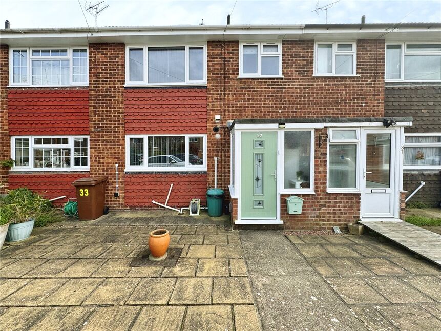 3 bedroom Mid Terrace House for sale, Langdale Close, Rainham, ME8 £