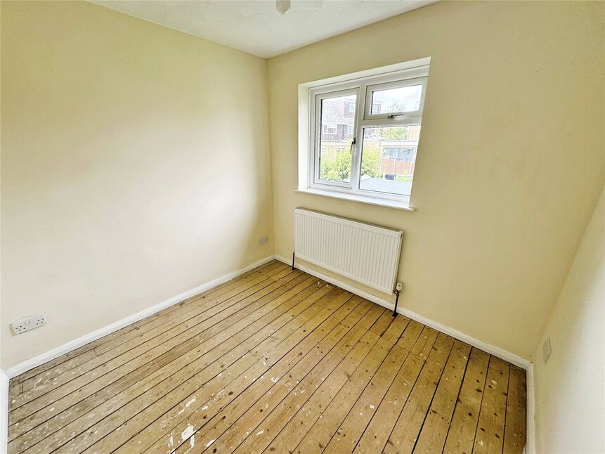 3 bedroom Semi Detached House for sale, Holmoaks, Rainham, ME8 £325,000