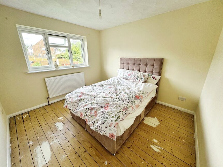 3 bedroom Semi Detached House for sale, Holmoaks, Rainham, ME8 £325,000