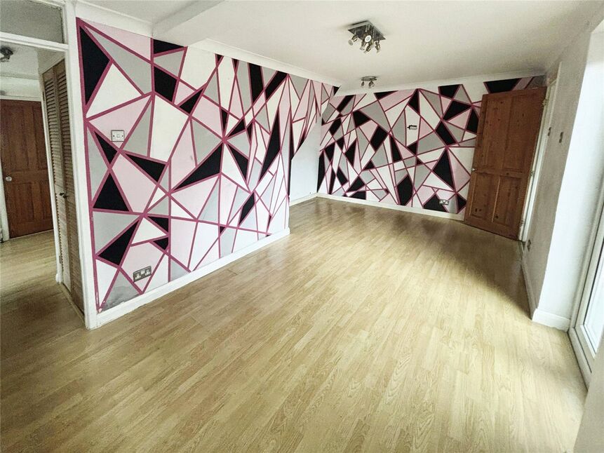 3 bedroom Semi Detached House for sale, Plumtree Grove, Hempstead, ME7