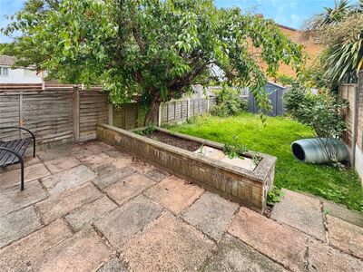 3 bedroom Mid Terrace House for sale