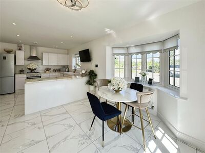 Quilters Yard, 4 bedroom Detached House for sale, £500,000