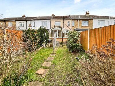 High Dewar Road, 3 bedroom Mid Terrace House for sale, £280,000