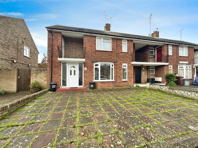 Gloucester Close, 1 bedroom  Flat for sale, £160,000