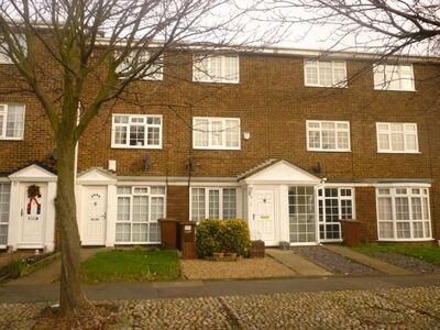 4 bedroom Mid Terrace House for sale