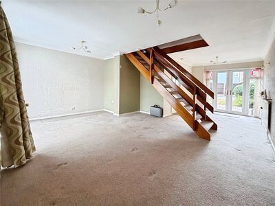 2 bedroom Mid Terrace House for sale