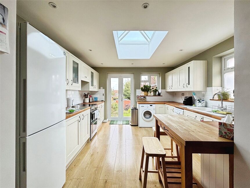 Main image of 3 bedroom Semi Detached House for sale, Arthur Road, Gillingham, Kent, ME8