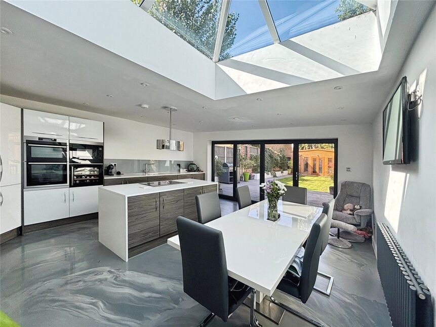 Main image of 4 bedroom End Terrace House for sale, Queendown Avenue, Gillingham, Kent, ME8
