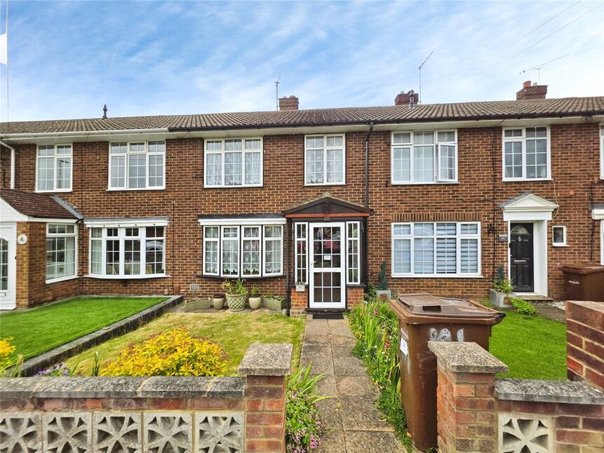 3 bedroom Mid Terrace House for sale