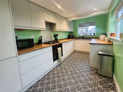 3 bedroom Mid Terrace House for sale