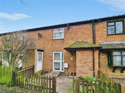 St. Edmunds Way, 3 bedroom Mid Terrace House to rent, &pound;1,550 pcm