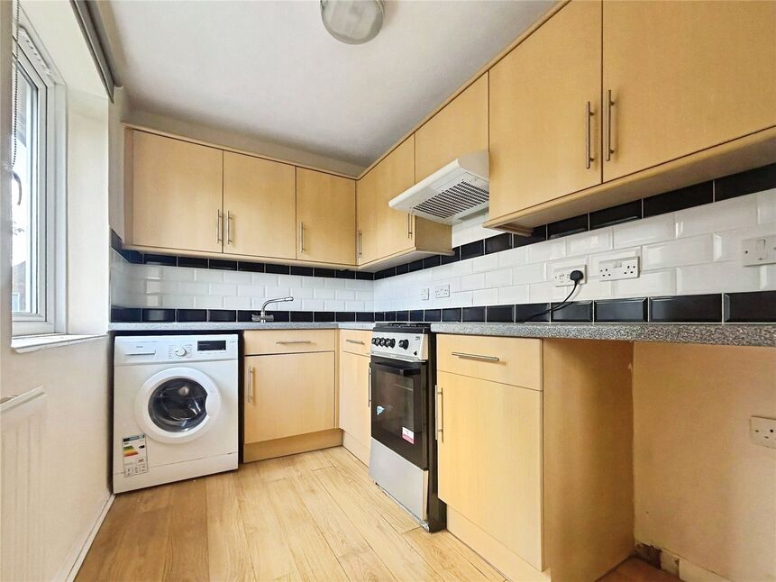 Main image of 2 bedroom Flat to rent, Cranbrook Close, Gillingham, Kent, ME8