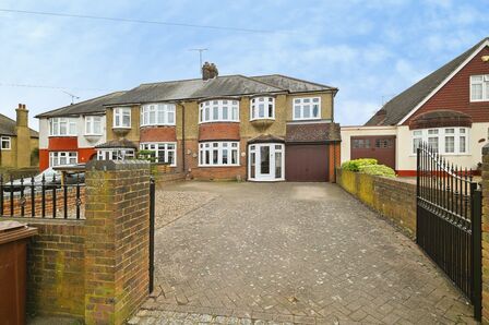 5 bedroom End Terrace House for sale