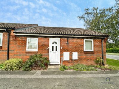 2 bedroom End Terrace Bungalow for sale