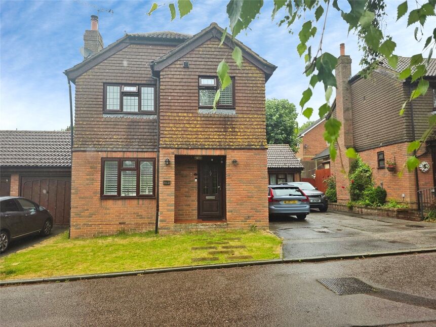 Main image of 4 bedroom Detached House for sale, Fellows Close,, Wigmore, Gillingham, ME8