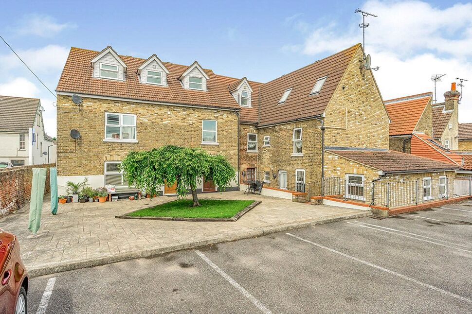 Main image of 2 bedroom Flat for sale, Stratford Lane, Rainham, Kent, ME8