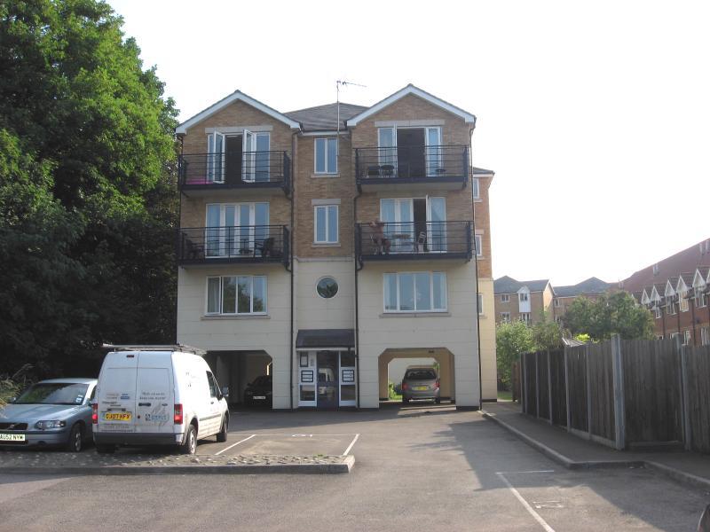 Main image of 2 bedroom Flat to rent, Shelley Rise, Rochester, Kent, ME1