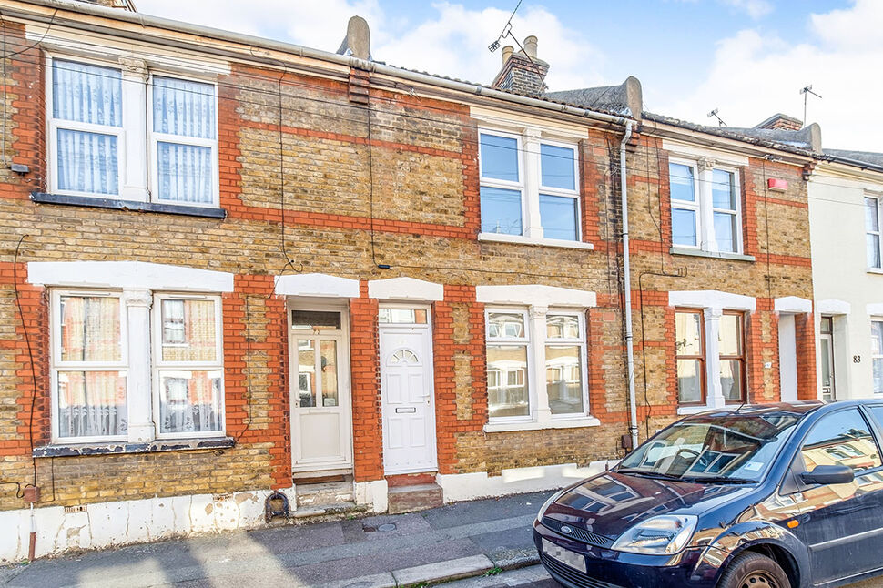 Main image of 3 bedroom Mid Terrace House to rent, Catherine Street, Rochester, Kent, ME1