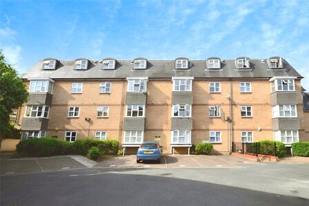 Darwin Court Gravel Walk, 1 bedroom Flat to rent, &pound;1,000 pcm